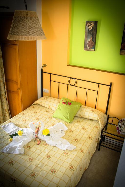 Hostal Malia Conil De La Frontera Εξωτερικό φωτογραφία