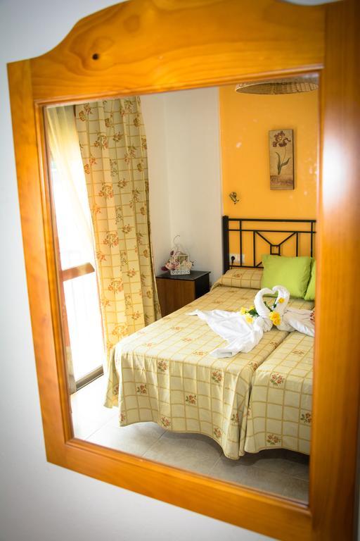 Hostal Malia Conil De La Frontera Εξωτερικό φωτογραφία